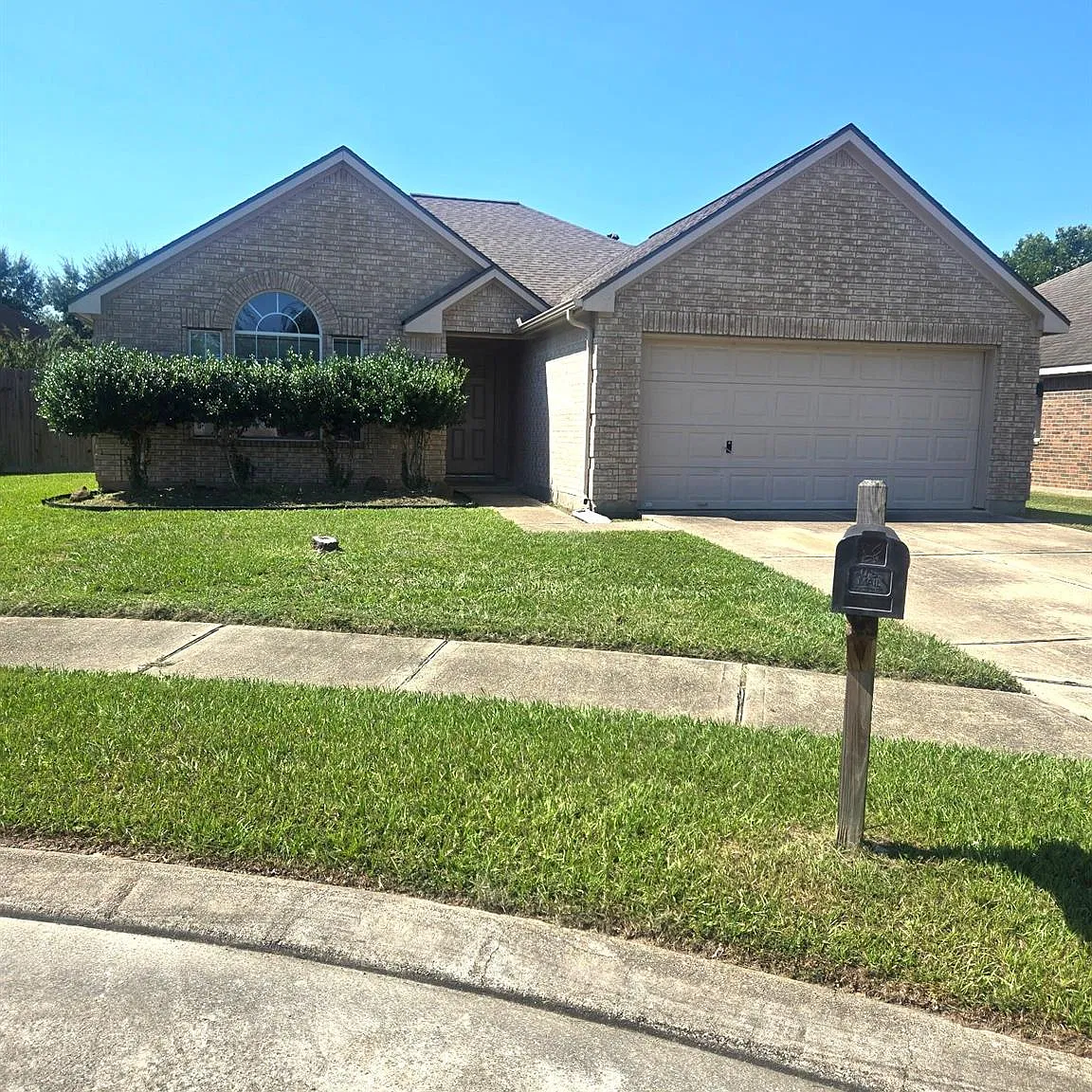 3 bed, 2.0 bath, 1581 sqft, $1,850 — Photo 1