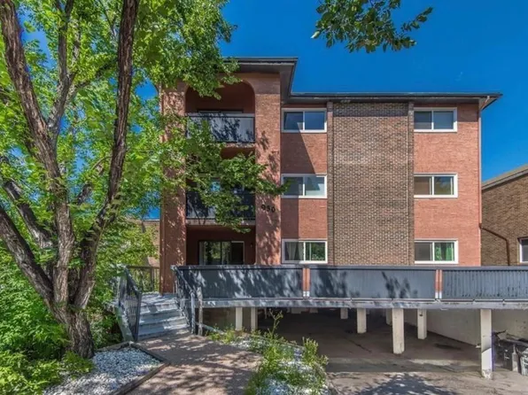 930 N Royal Ave SW #4, Calgary, AB T2T 0L5