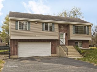 7505 Salem Rd, Wonder Lake, IL 60097