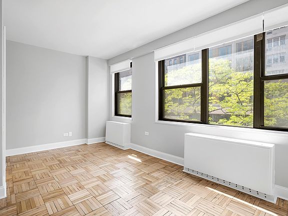 3rd image of 200 E 27th St APT 3E