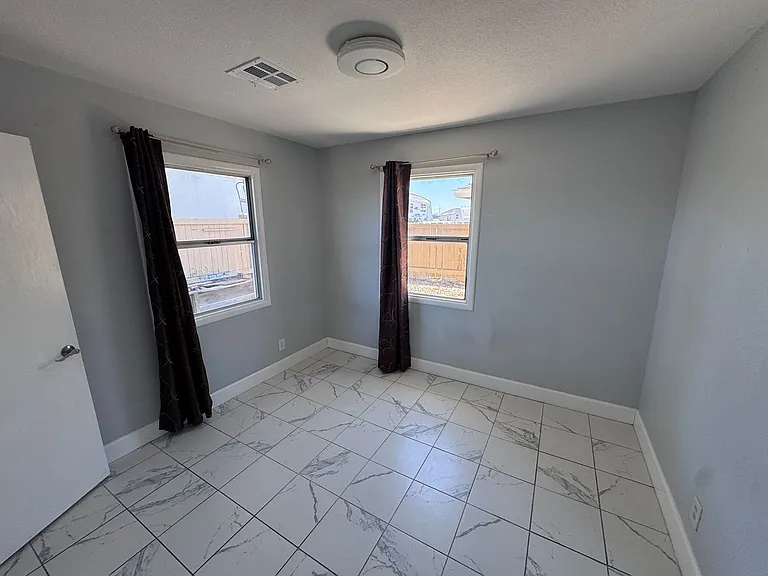 485 Fleming Ln — Photo 7