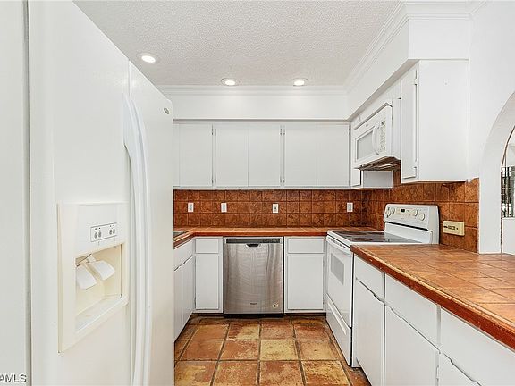 5th image of 8133 Lake San Carlos Cir