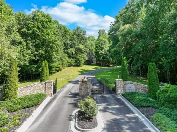 2412 Fodder Creek Mill Dr #29, Hiawassee, GA 30546