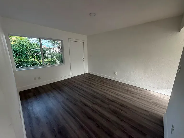 925 NW 69th St #3 — Photo 7