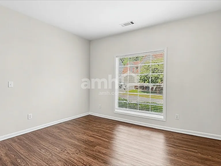 231 Mott Rd — Photo 7