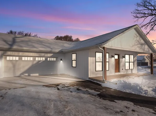 W5311 E Pioneer Rd, Fond Du Lac, WI 54935