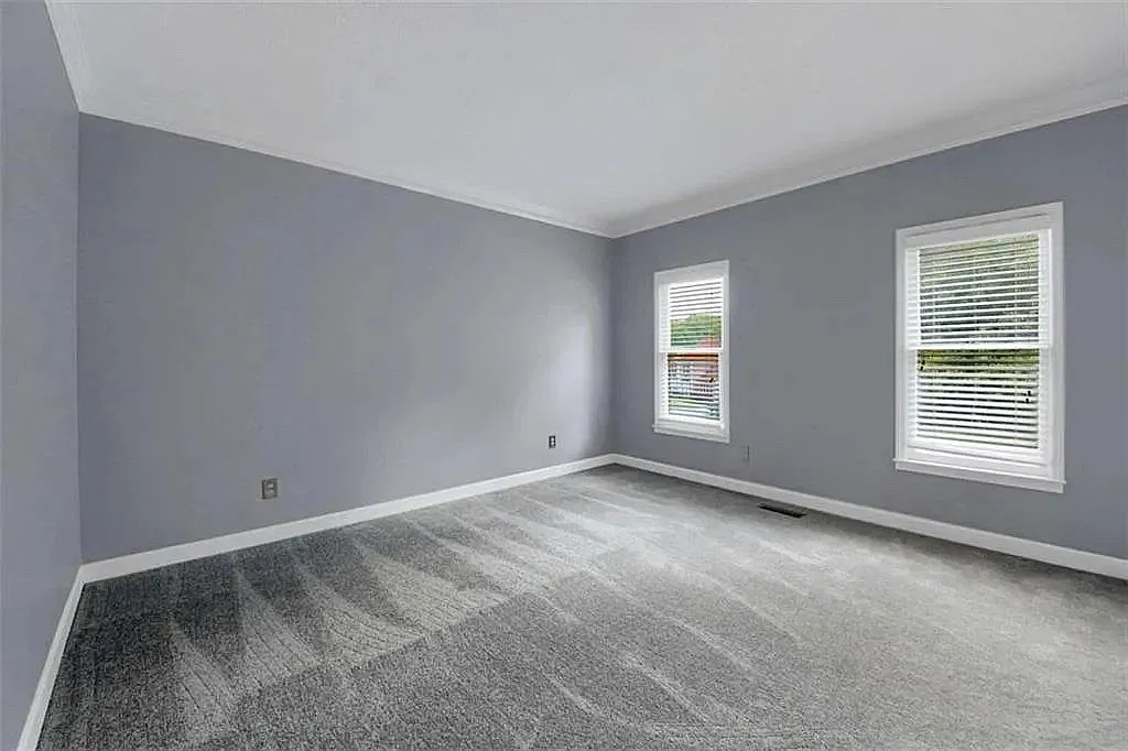 4 bed, 2.5 bath, 3000 sqft, $2,350 — Photo 4
