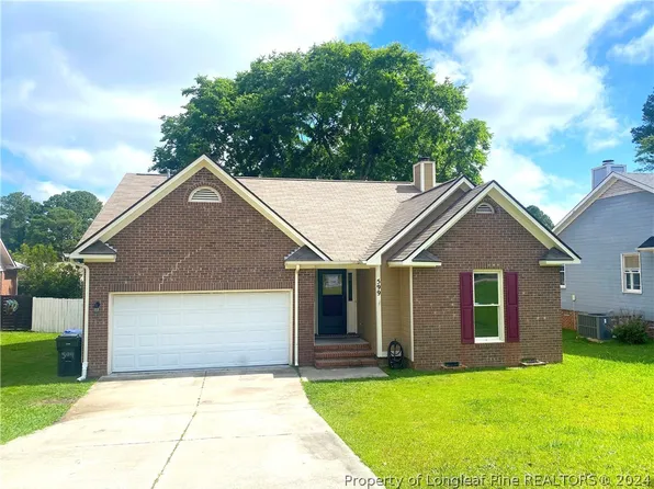599 Sugaridge Ln, Fayetteville, NC 28311
