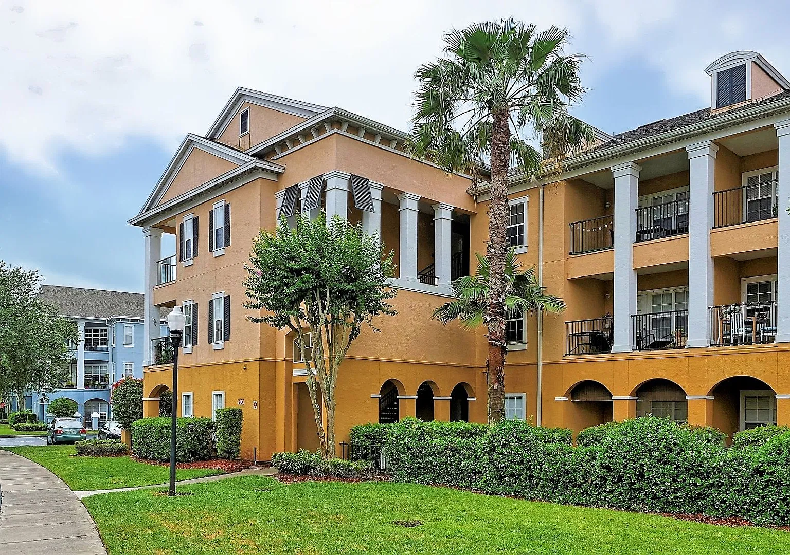 Spacious 2 bed 2 bath condo, split floorplan on the 3rd floor! Gated community at Mosaic at Millenia — Photo 1