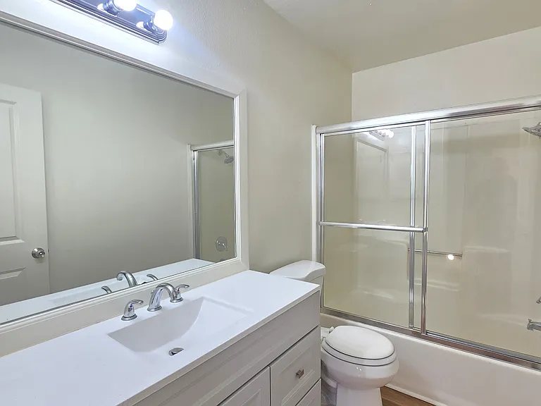 9825 N Loop Blvd #B — Photo 9