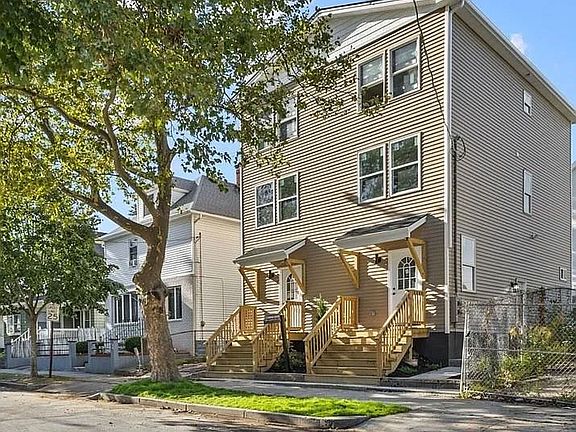 2nd image of 263-265 California Ave #2