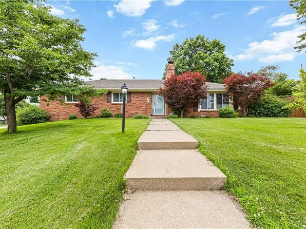 5 S Carriage Dr, Saint Joseph, MO 64506