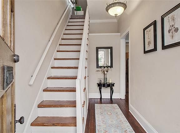 2nd image of 1019 Dublin St