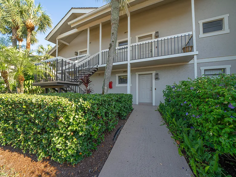 11863 Wimbledon Cir #433 — Photo 16