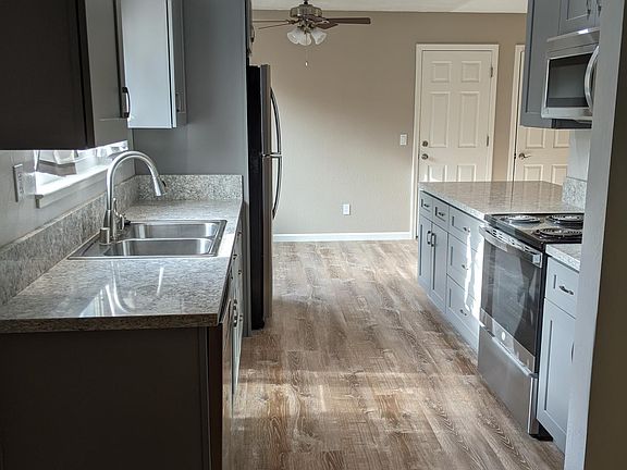 Dining room to kitchen