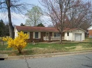 320 Doggett Dr, Graham, NC 27253