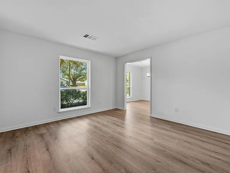 210 Ridgemont Dr — Photo 4