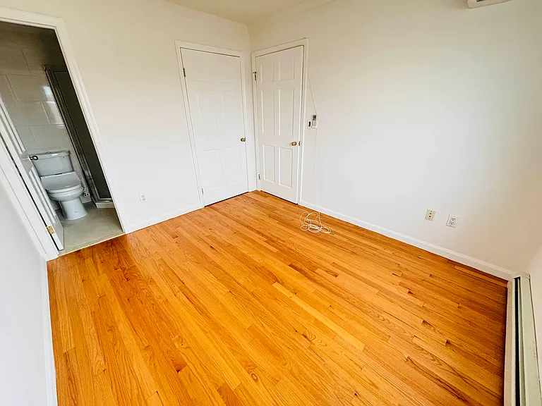 43-18 Robinson St #4B — Photo 5