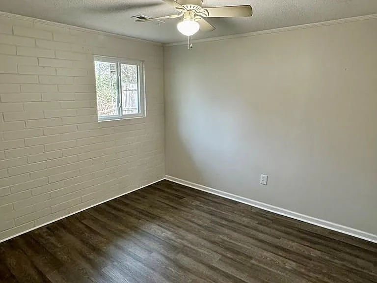 3236 Shepard Dr — Photo 7