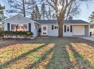 917 South St, Elgin, IL 60123