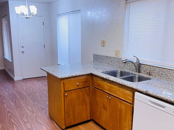 5th image of 6870 Iron Horse Way