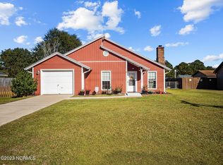 312 Riggs Rd, Hubert, NC 28539