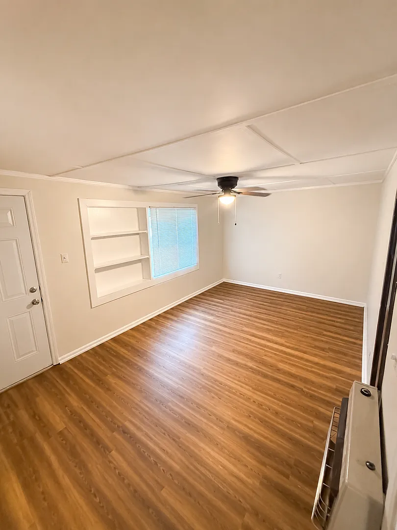 Charming 2 Bedroom 1 bath home — Photo 4