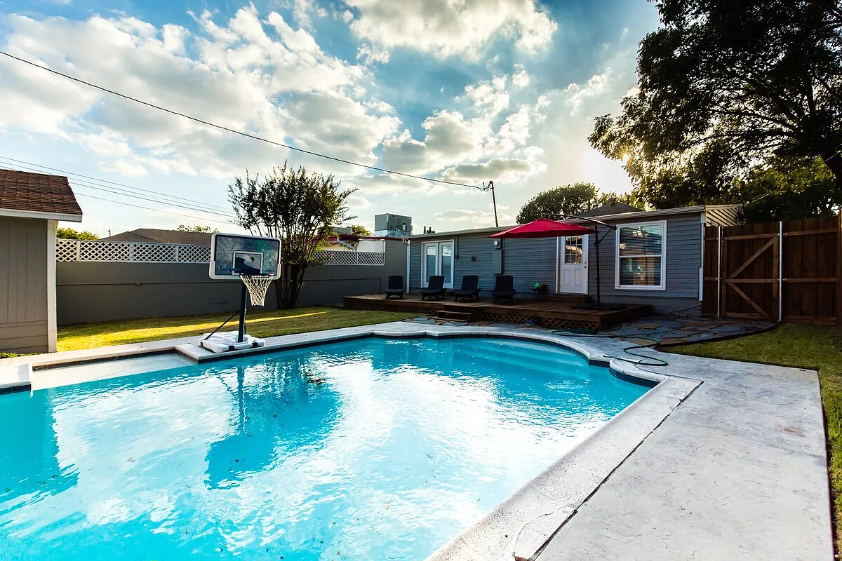 4 bed, 1768 sqft, $5,000 — Photo 1