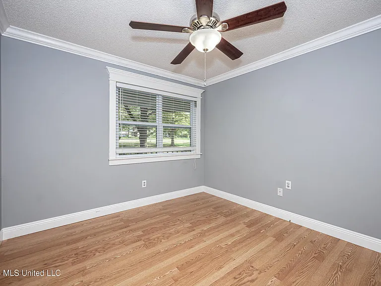 20608 Scarborough Rd — Photo 25