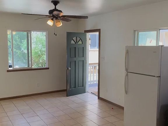 4th image of 1020 Myrtle Ave #B