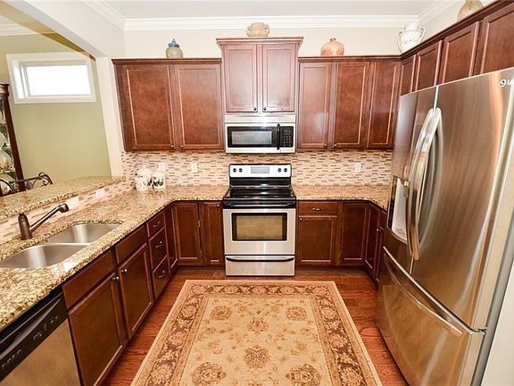 2nd image of 1931 Sequoia Dr