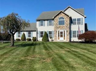 5918 Dorothy Ct, Slatington, PA 18080