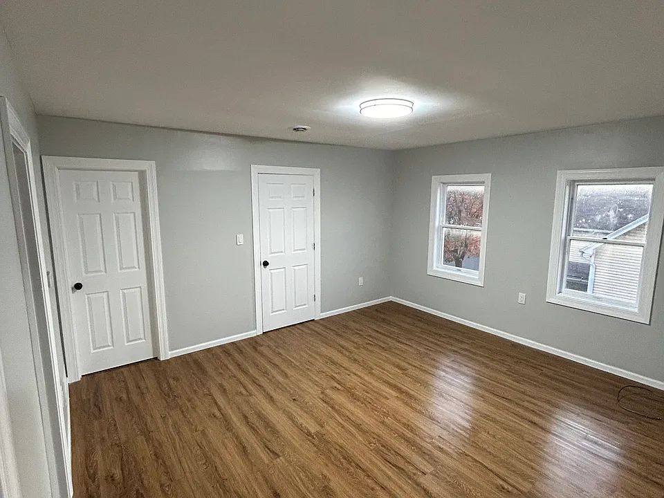 27 Evans St #1F