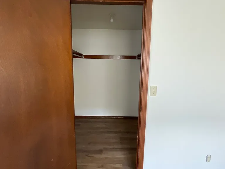 324 S. Locust Street — Photo 10
