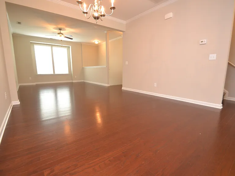 327 Dove Cottage Ln — Photo 8