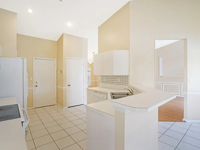 10567 Paso Fino Dr — Photo 15