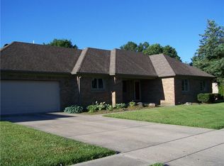 321 Pinnacle Ln, Plainfield, IN 46168