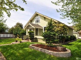 802 6th St, Anacortes, WA 98221