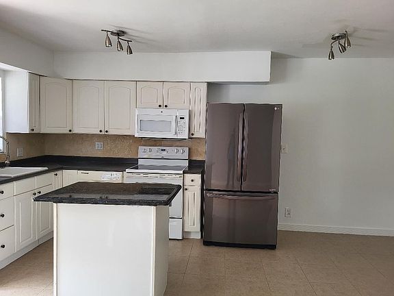5th image of 5240 NE 14th Way #2