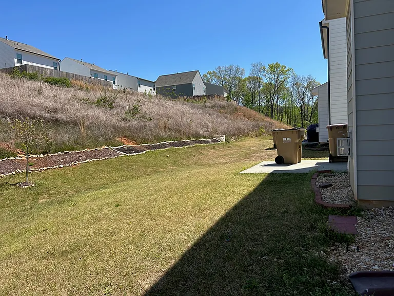 204 Aimes Dr — Photo 3