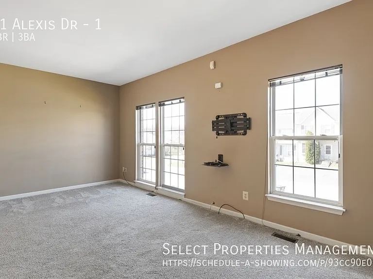 11 Alexis Dr #1 — Photo 6