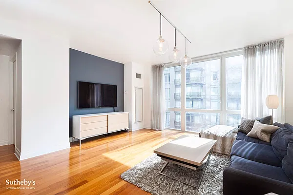 Sold by Sotheby's International Realty | media 3