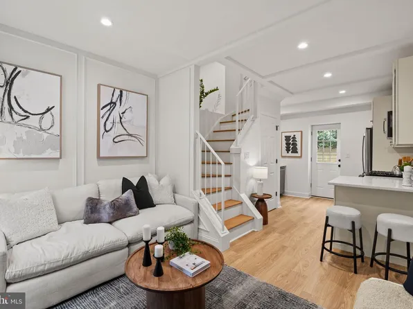 112 Monroe St, Philadelphia, PA 19147