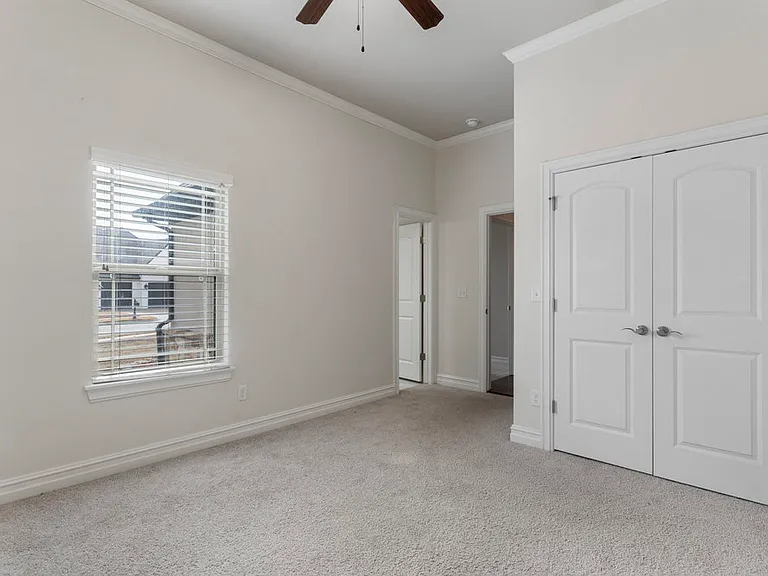 Large 2nd bedroom