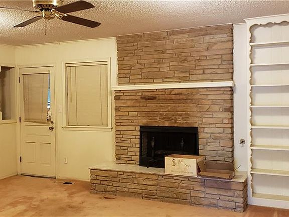 3rd image of 1 Wildwood Ct