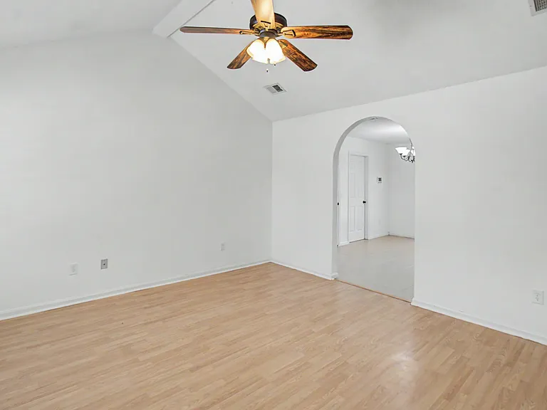 219 Kevin Rd — Photo 2