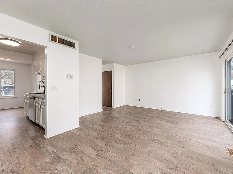 5808 Okemos Rd — Photo 3