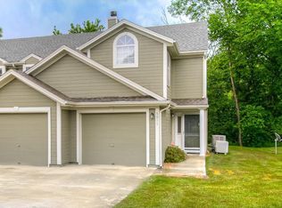 6011 NE Moonstone Dr, Lees Summit, MO 64064
