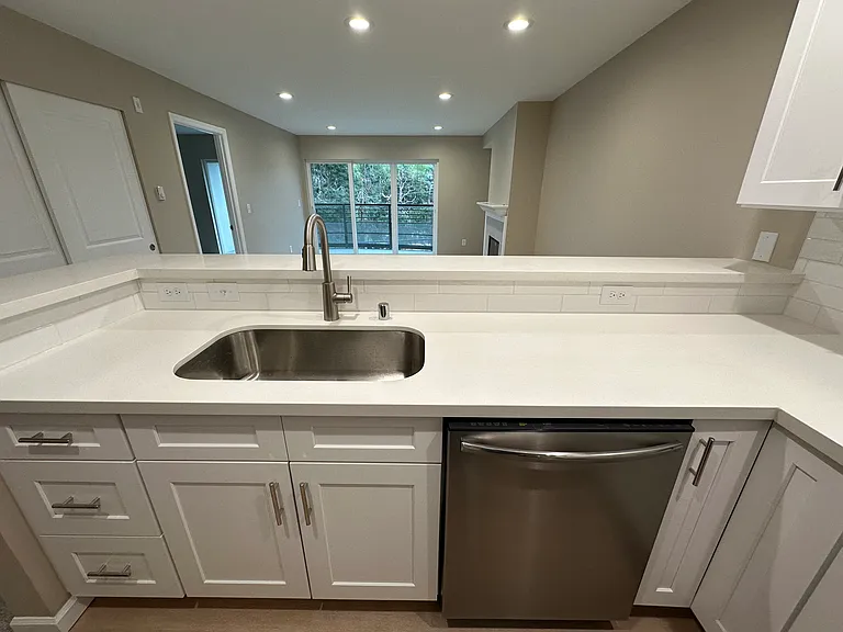 2000 W Barrett St #202 — Photo 13