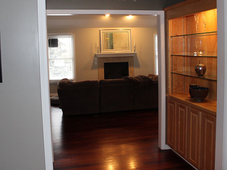 Foyer from entrance
